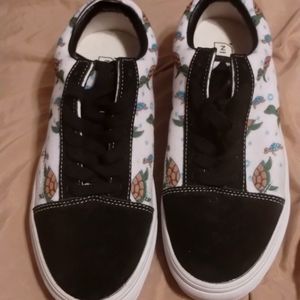 Women's THREE IN shoe 6.5